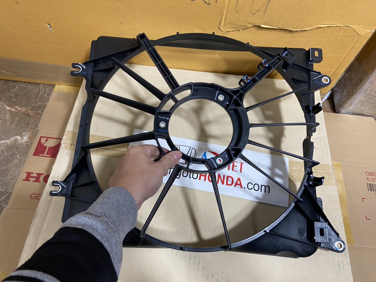 Lồng quạt làm mát két nước xe Honda CRV 2018-2022